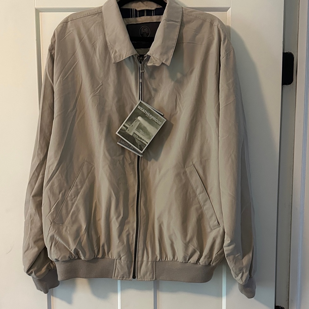 Tan Vintage Windbreaker. Weatherproof brand. Bomber jacket. Ultra Soft. Light.